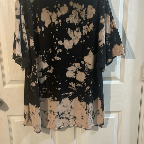 The Rolling Stones Black and Cream Tie-Dye Tee - Picture 4 of 8